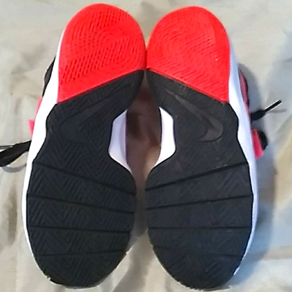 Nike Team Hustle 8 - Picture 7 of 7